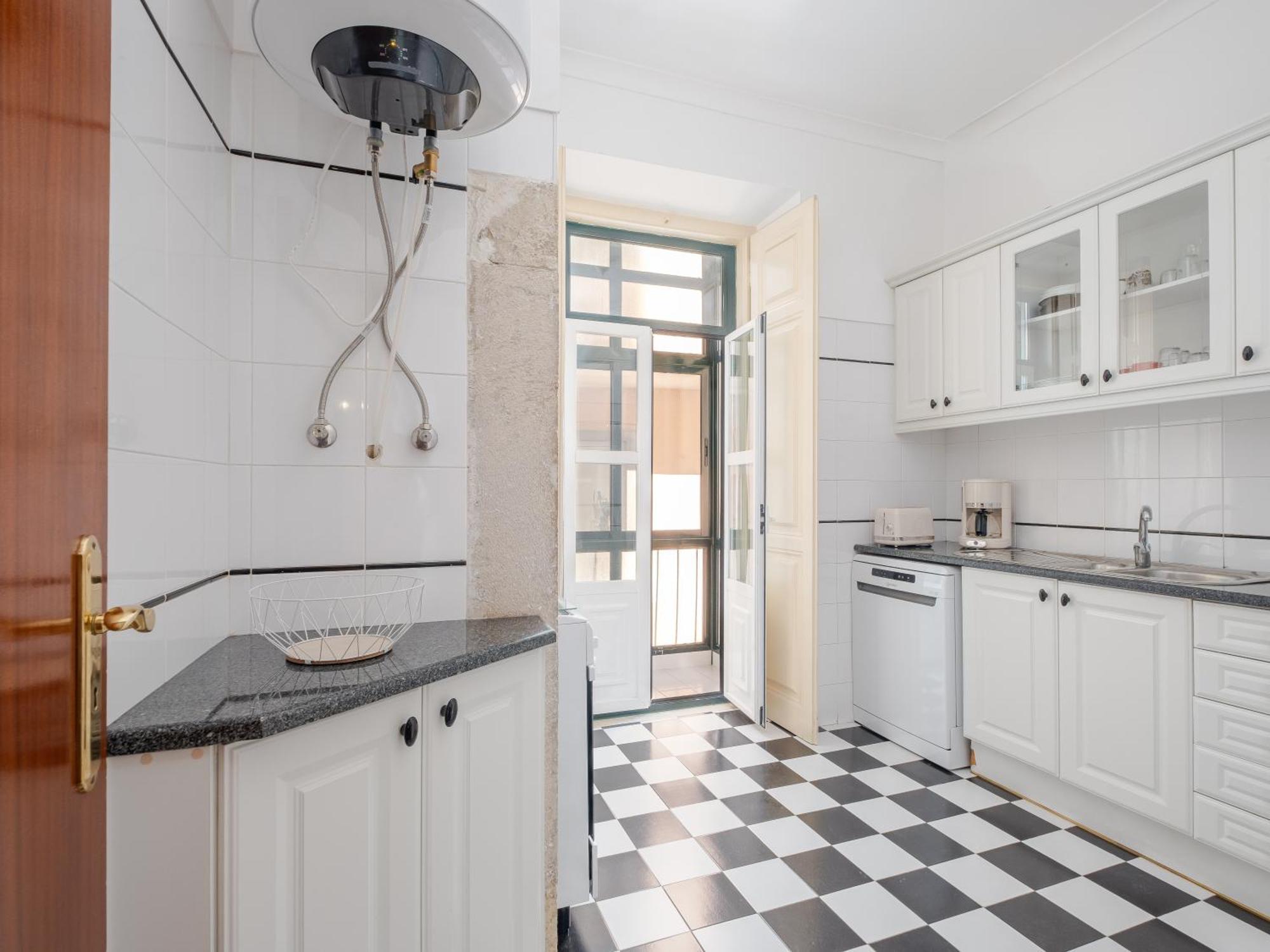 Cool Apartment Near Alfama Lisbon Exterior photo